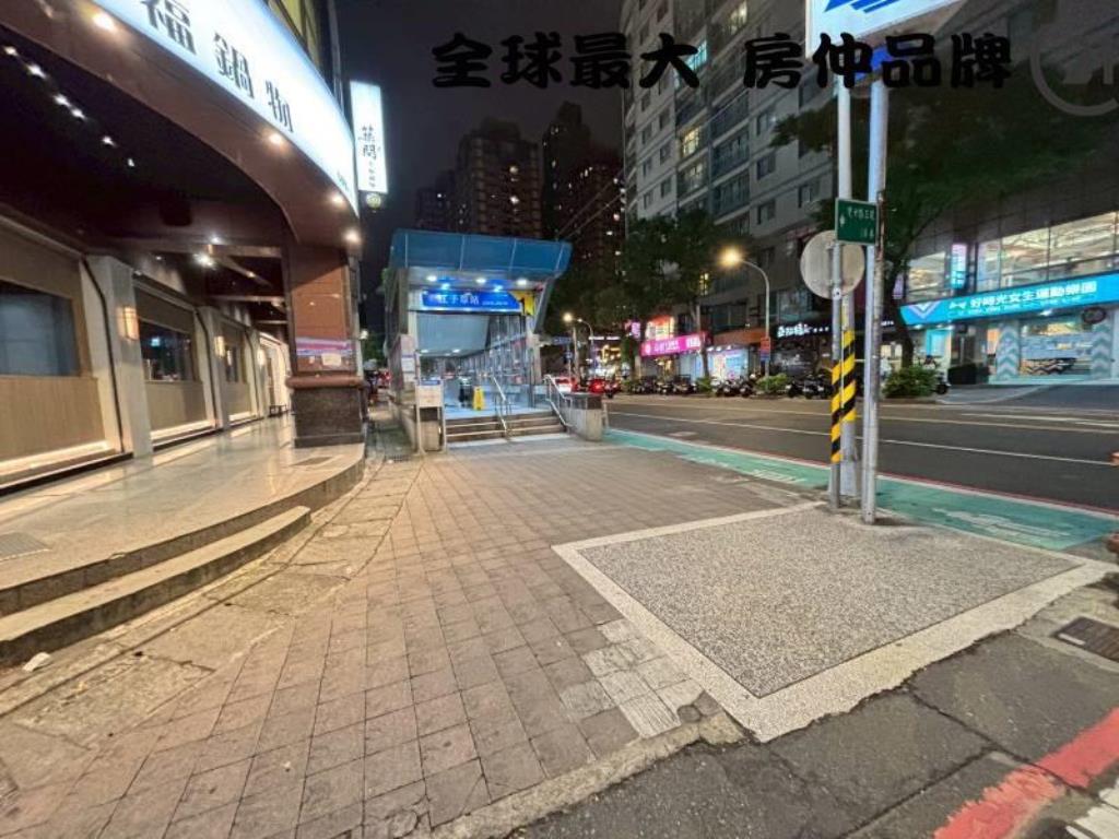 ㊝文化馥都三房車