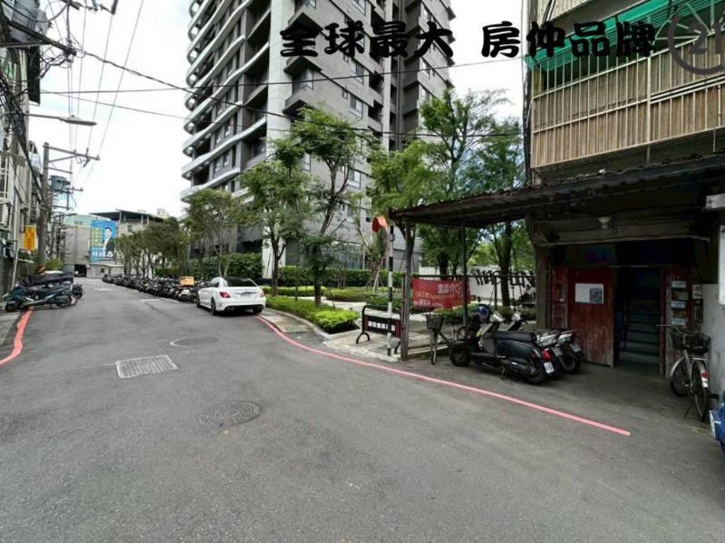 ㊝介壽面寬好停車一樓