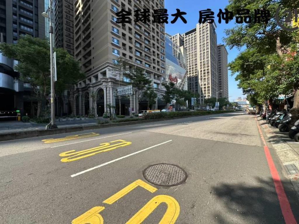 ㊝新板大遠百金店