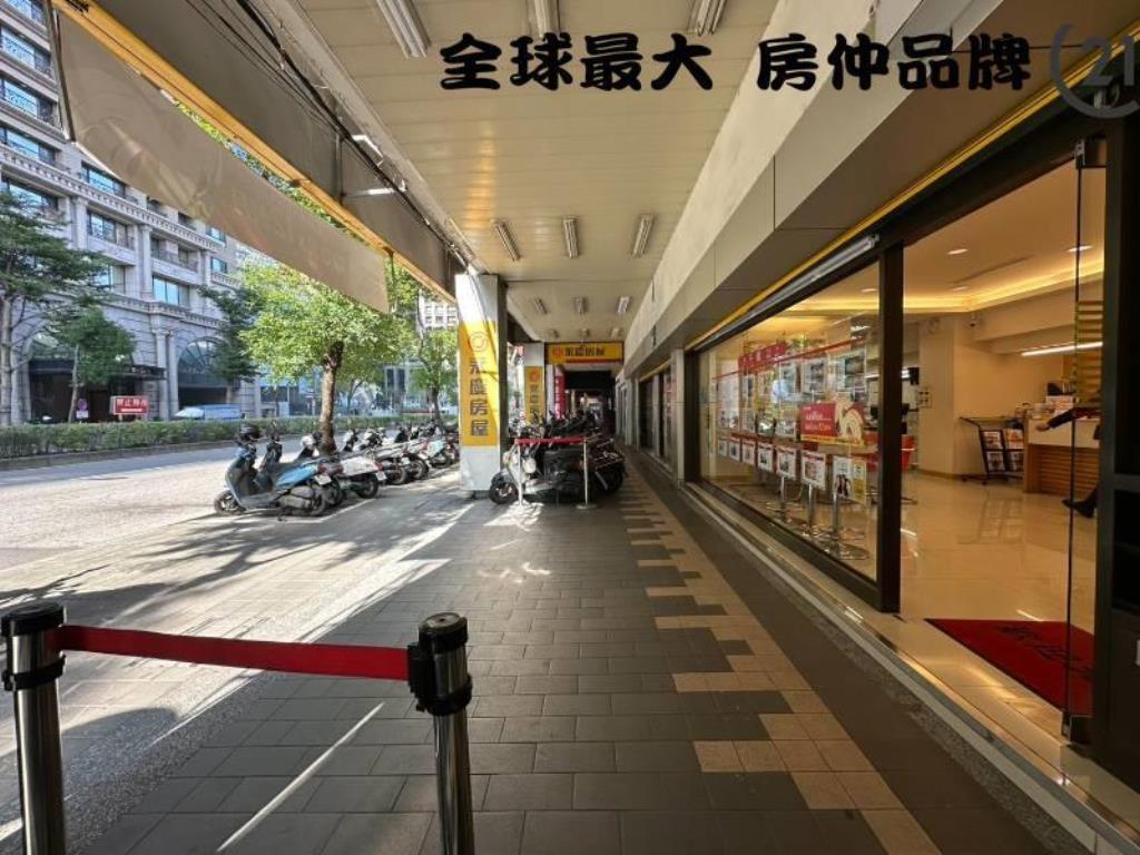 ㊝新板大遠百金店