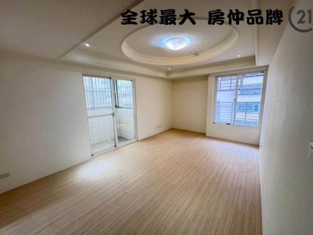 ㊝海山捷運精美三房車