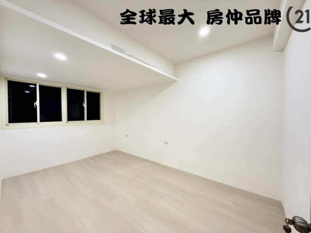 ㊝板新捷運約300米裝璜美寓