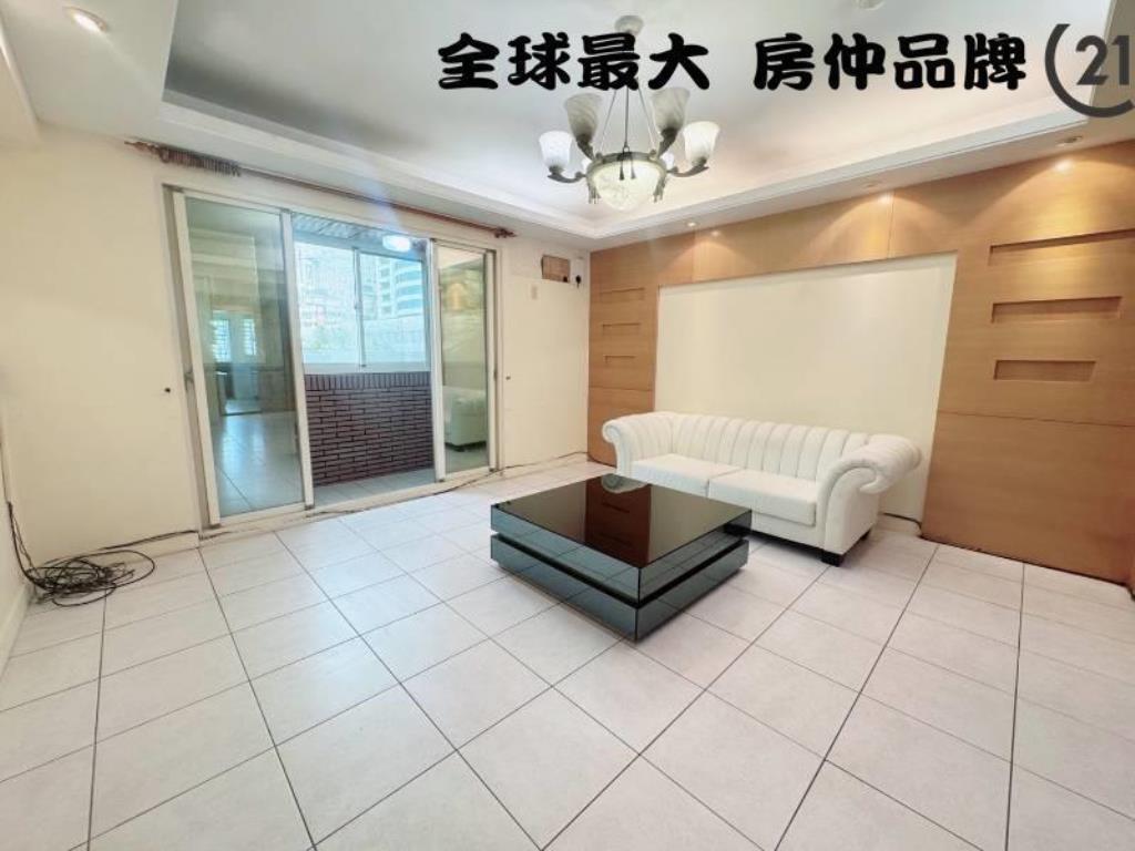 ㊝新埔捷運大四房車