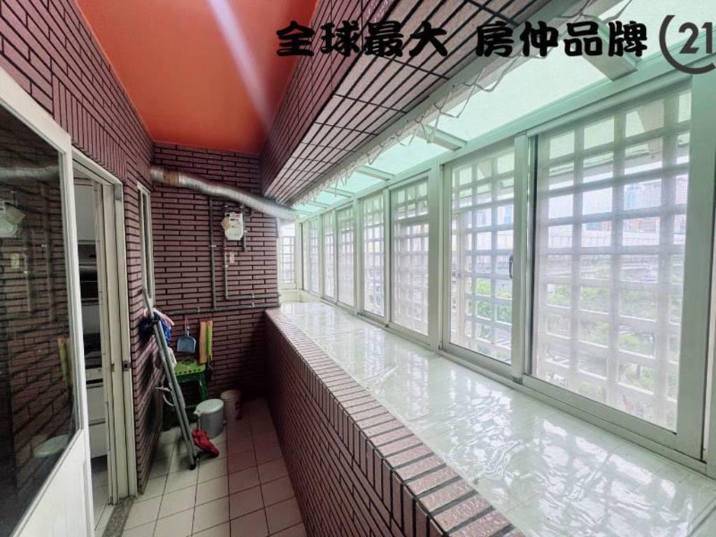 ㊝新埔捷運大四房車