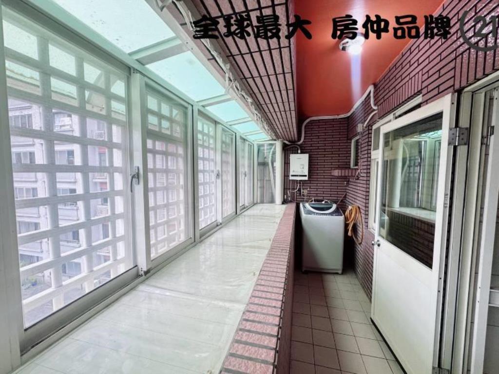 ㊝新埔捷運大四房車