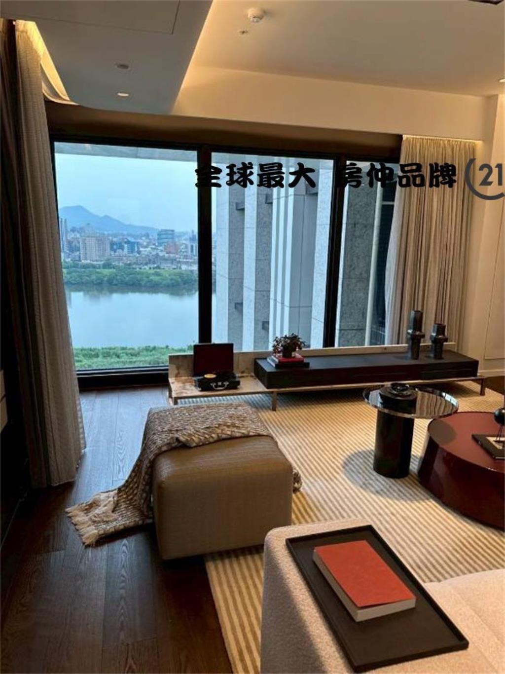 ㊝榮群擎川景觀三房車