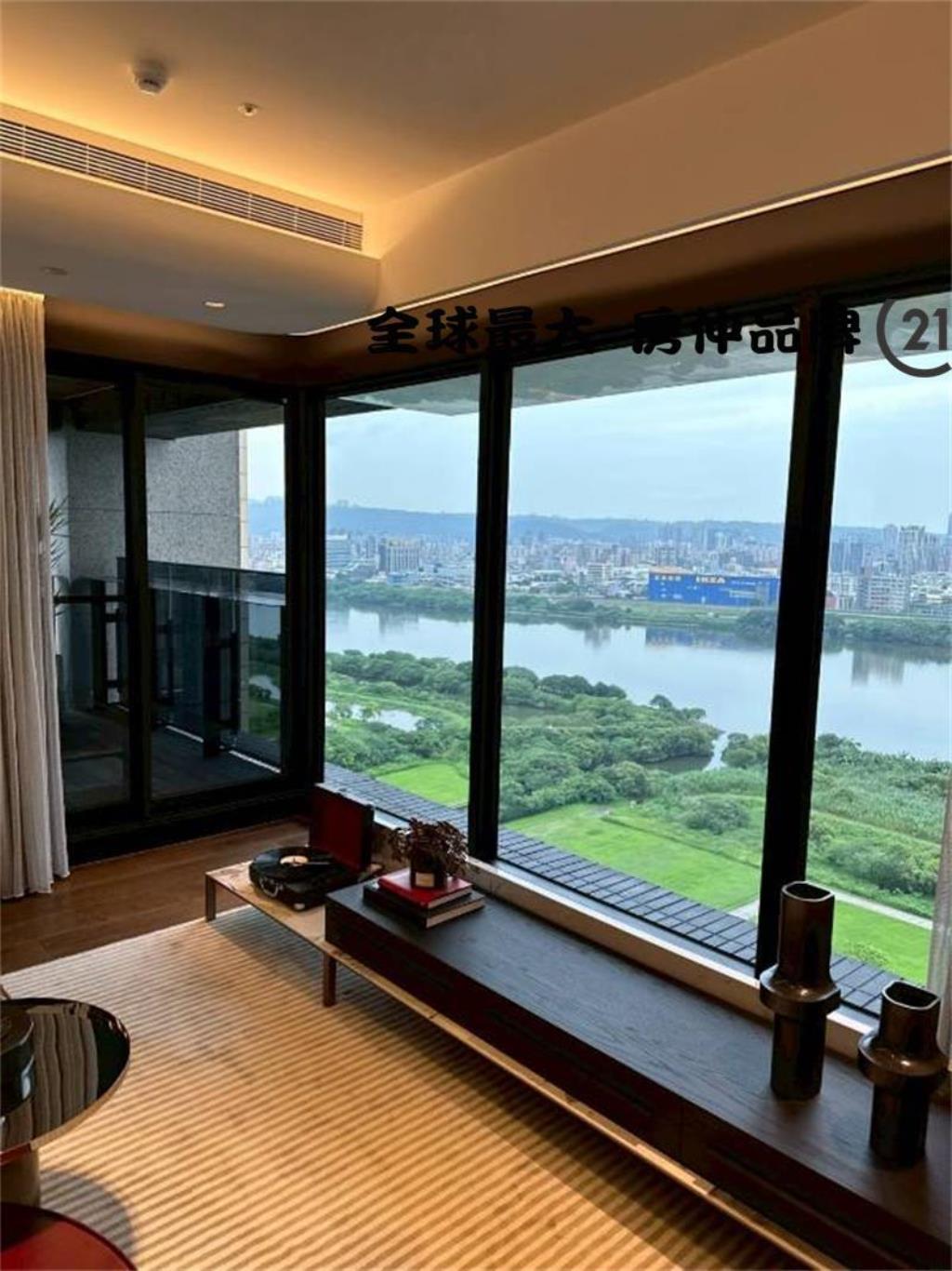 ㊝榮群擎川景觀三房車