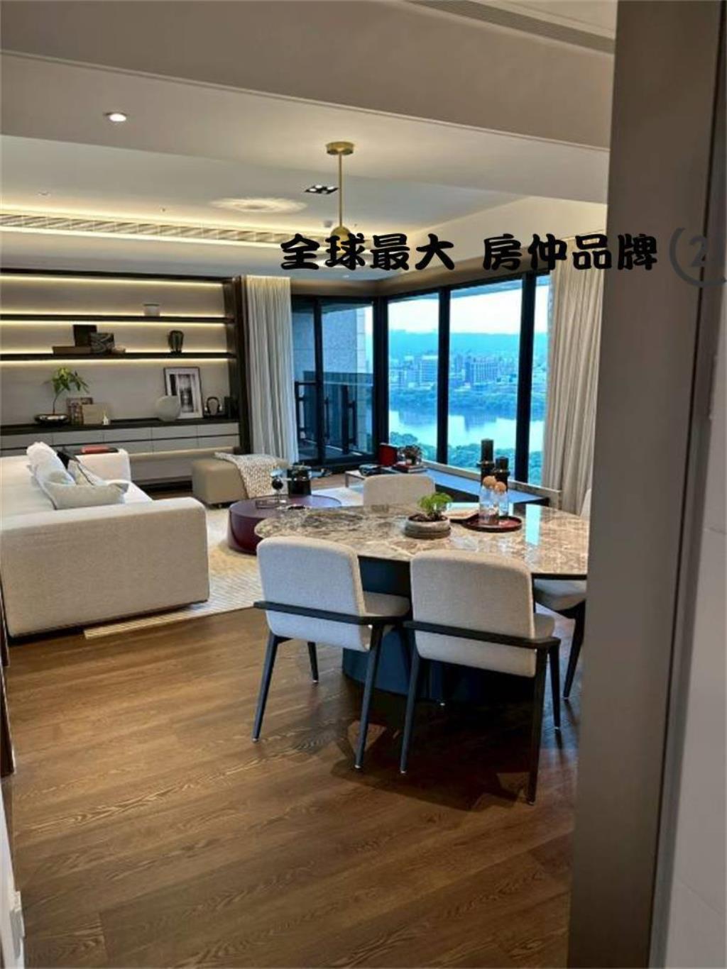 ㊝榮群擎川景觀三房車