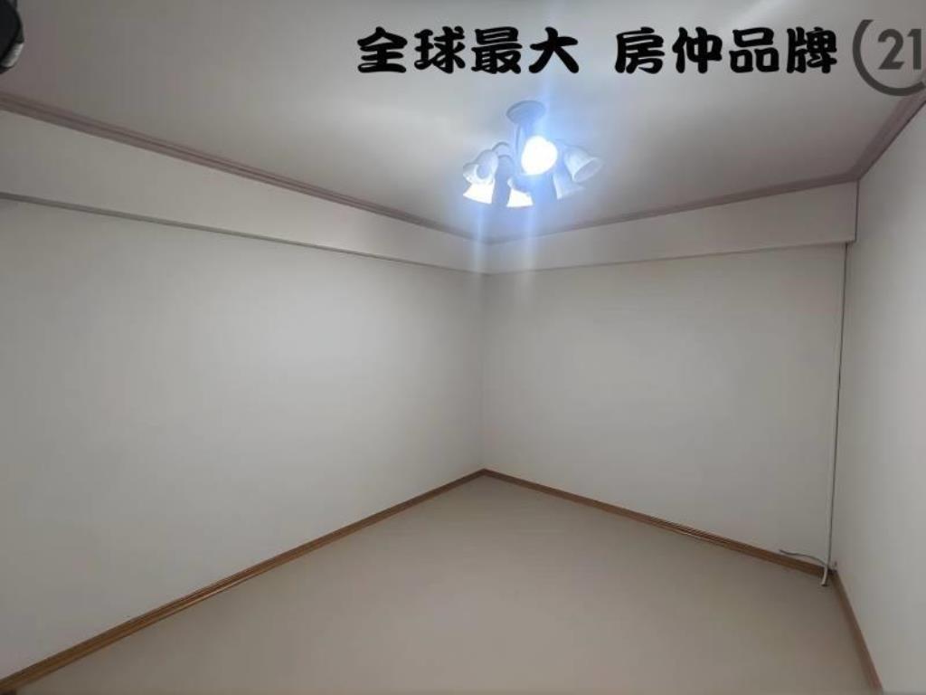 ㊝三民高中三房車位