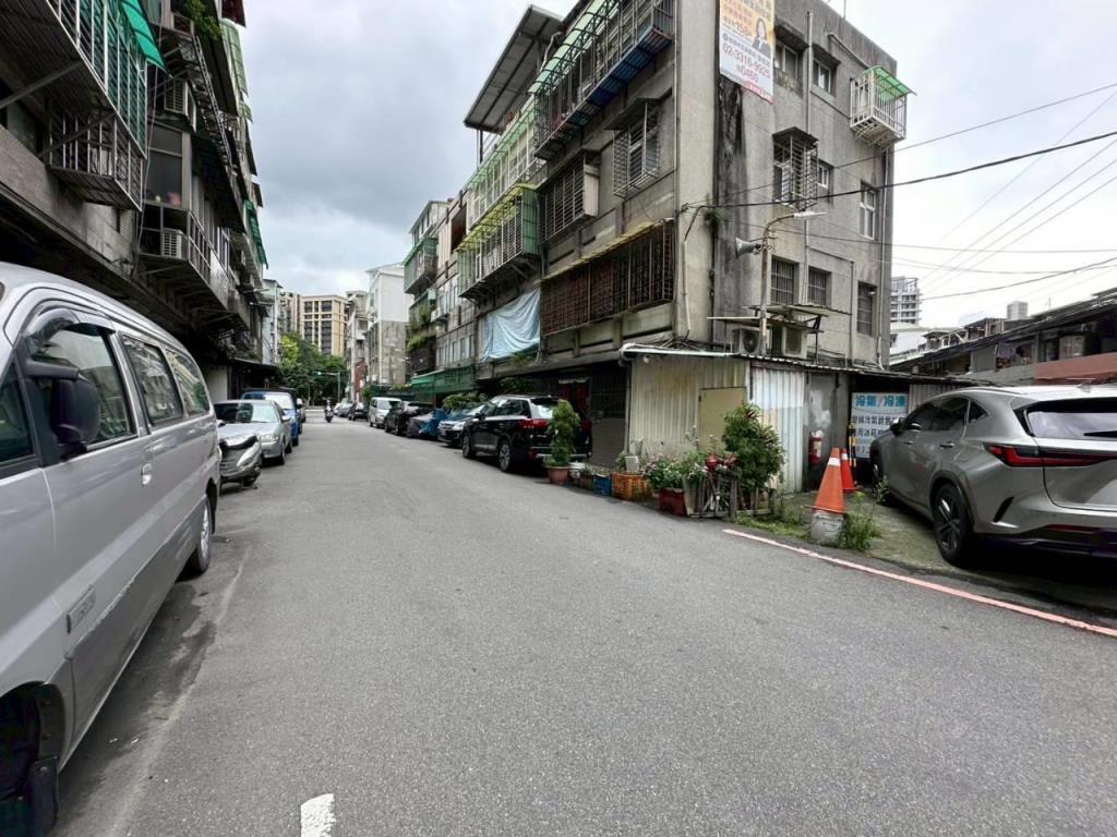 ㊝中正邊間美寓 