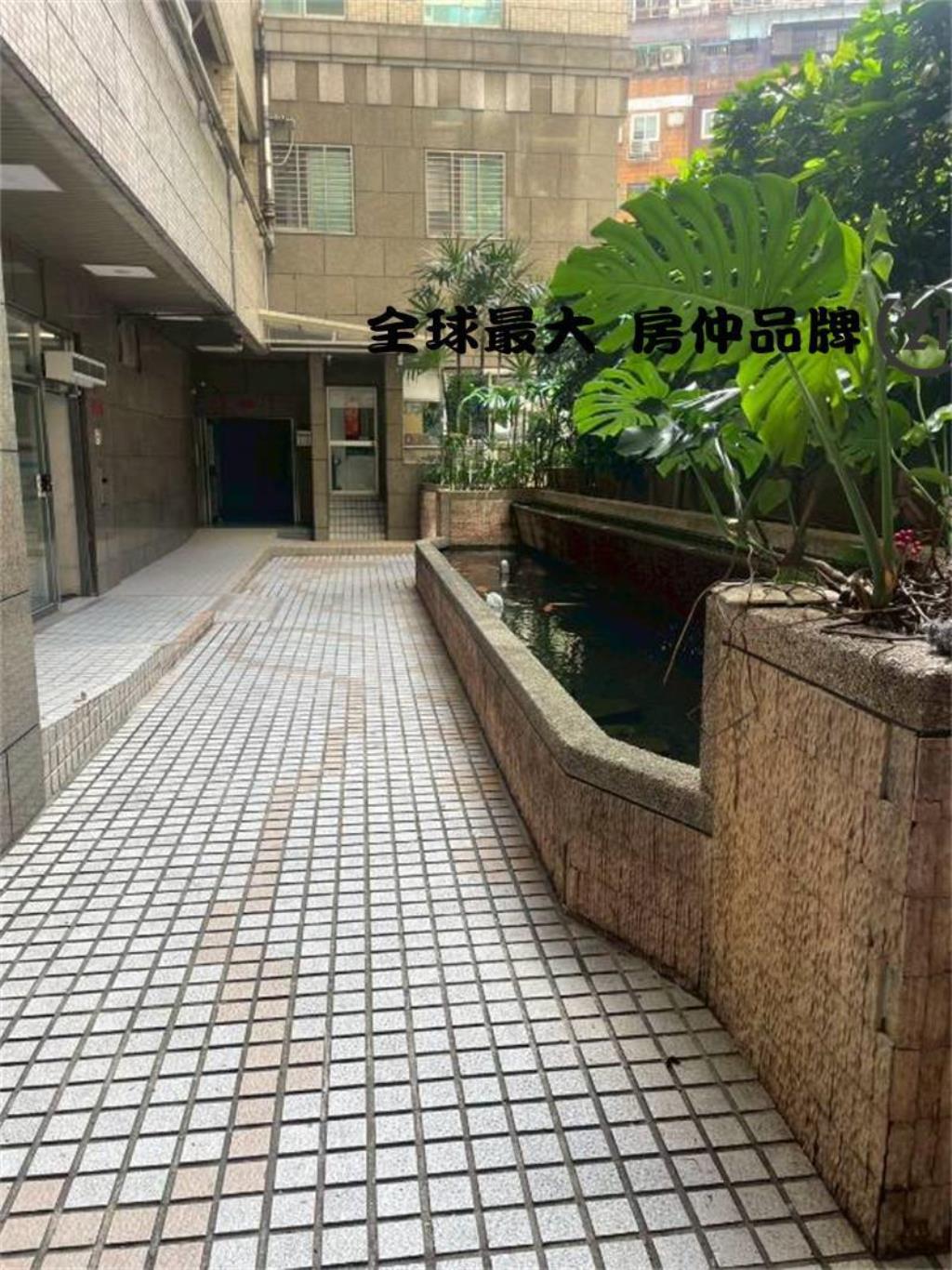㊝西門捷運美屋