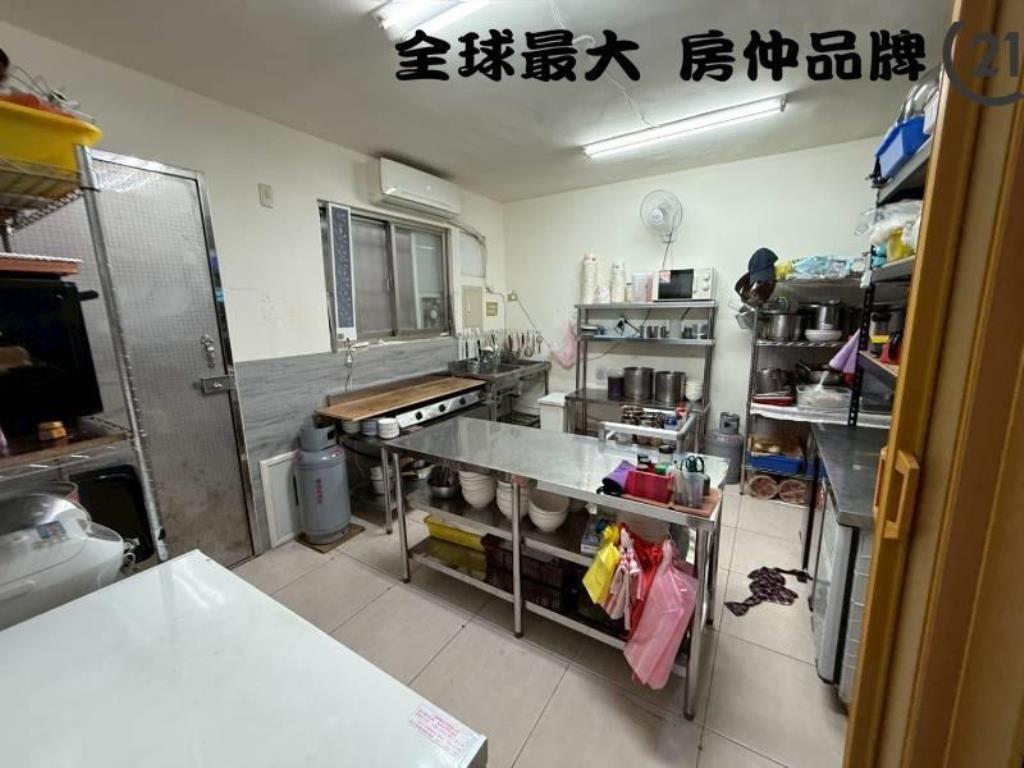 ㊝板橋車站旁稀有一樓金店面