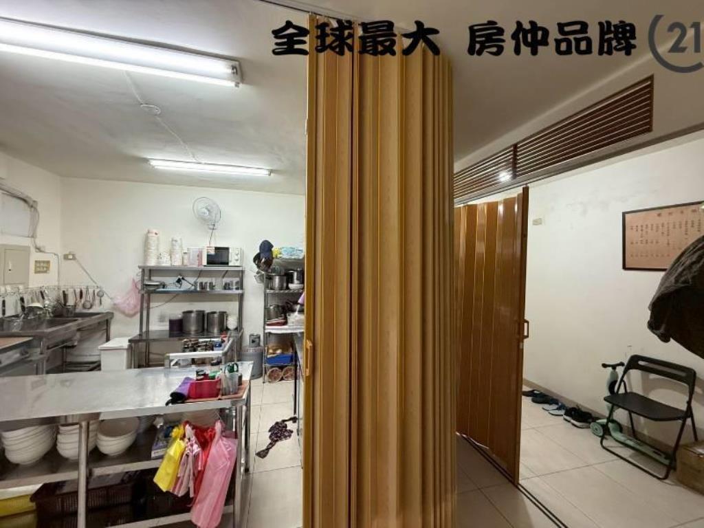 ㊝板橋車站旁稀有一樓金店面