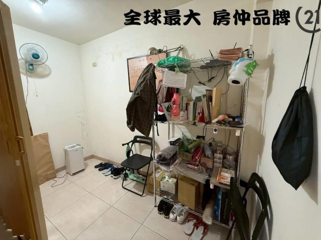 ㊝板橋車站旁稀有一樓金店面