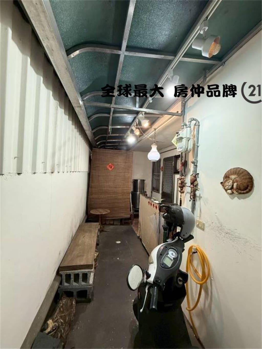㊝板橋車站旁稀有一樓金店面