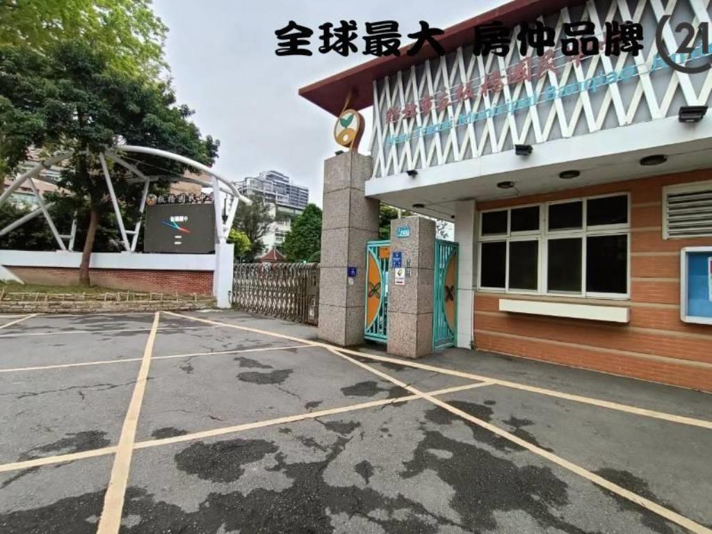 ㊝財神旺旺來金店面