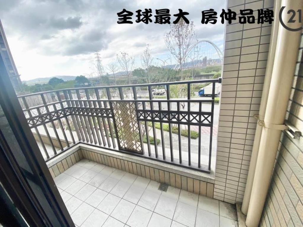㊝瑞典月灣河景三房車