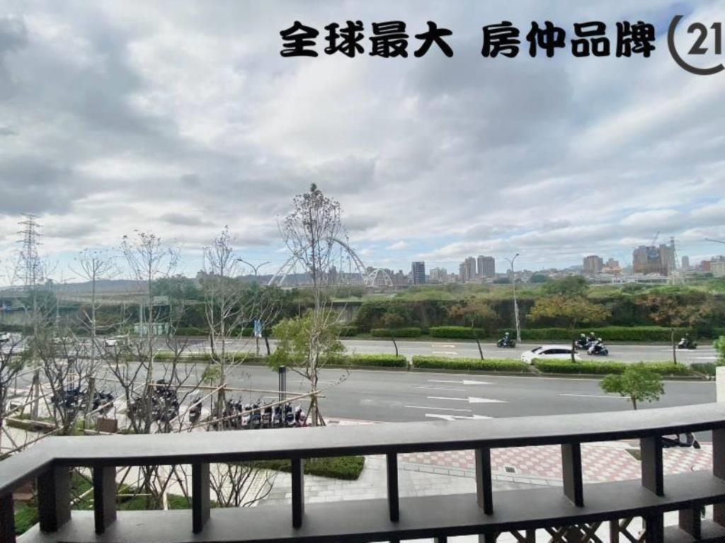 ㊝瑞典月灣河景三房車
