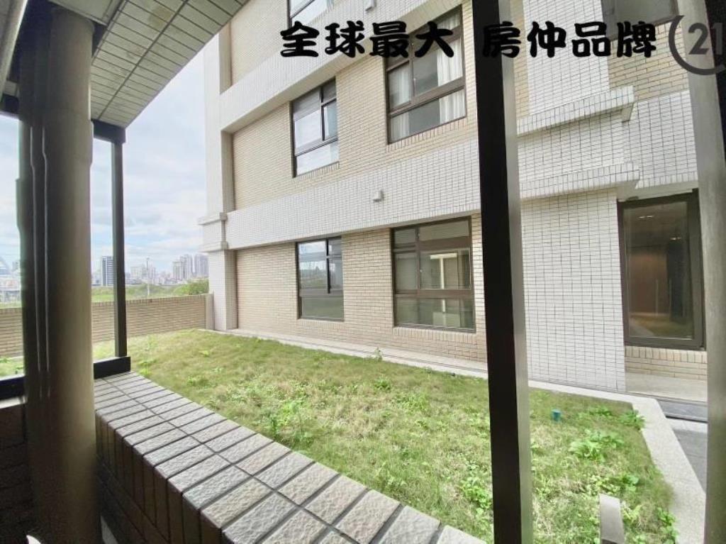㊝瑞典月灣河景三房車