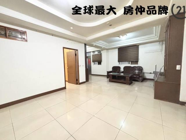 ㊝板新捷運大面寬一樓