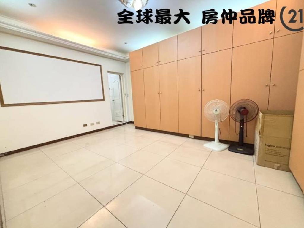 ㊝板新捷運大面寬一樓