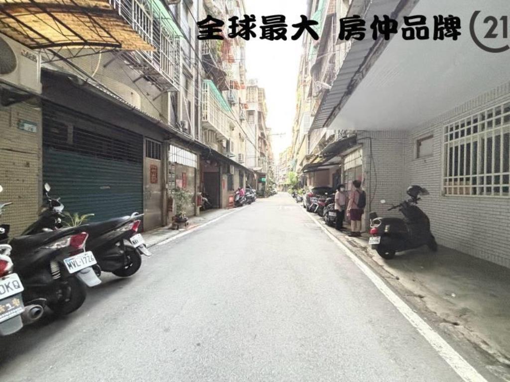 ㊝板新捷運大面寬一樓