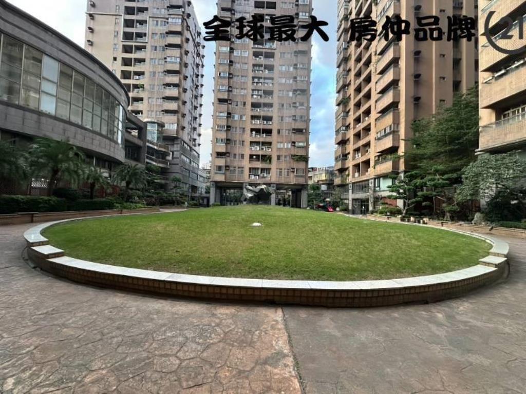 ㊝環遊世界景觀四房車