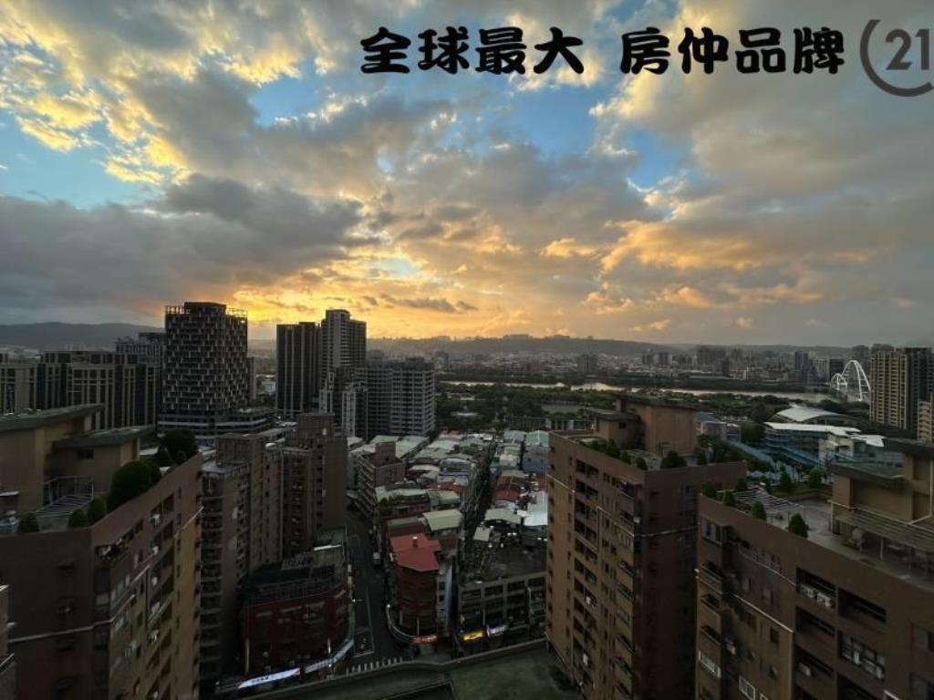 ㊝環遊世界景觀四房車