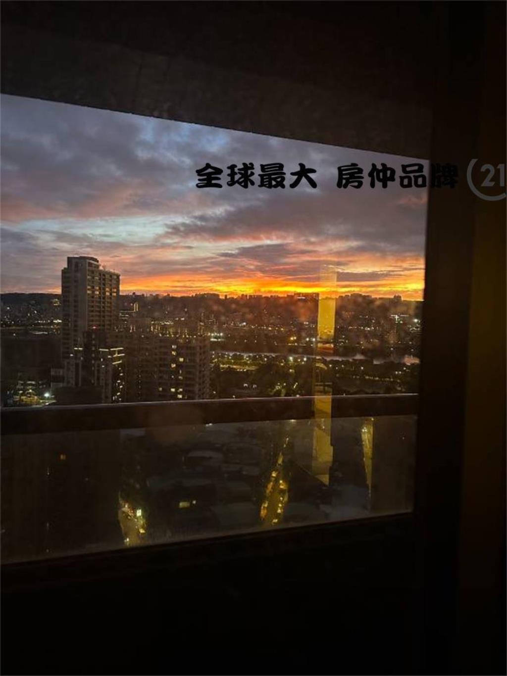 ㊝環遊世界景觀四房車