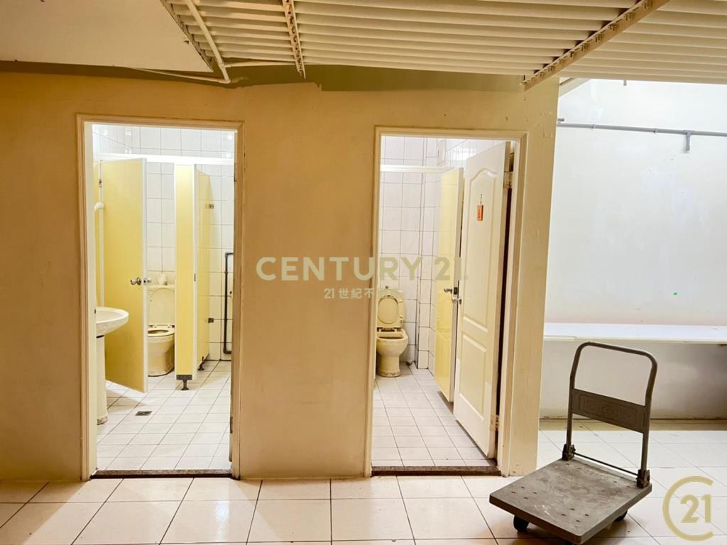 捷運台北橋站地下一樓超大辦公室