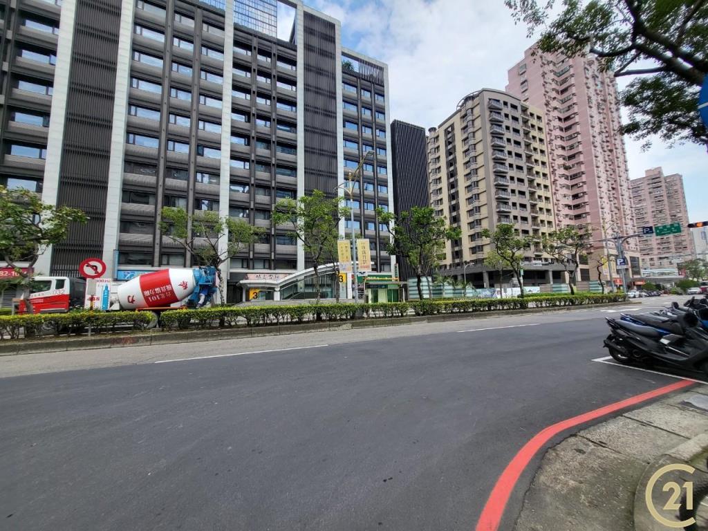 雙捷運三重站漂亮4房3衛公寓2樓