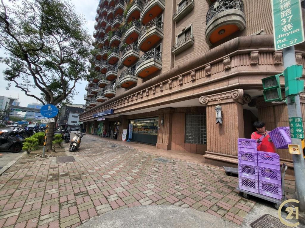 雙捷運三重站漂亮4房3衛公寓2樓