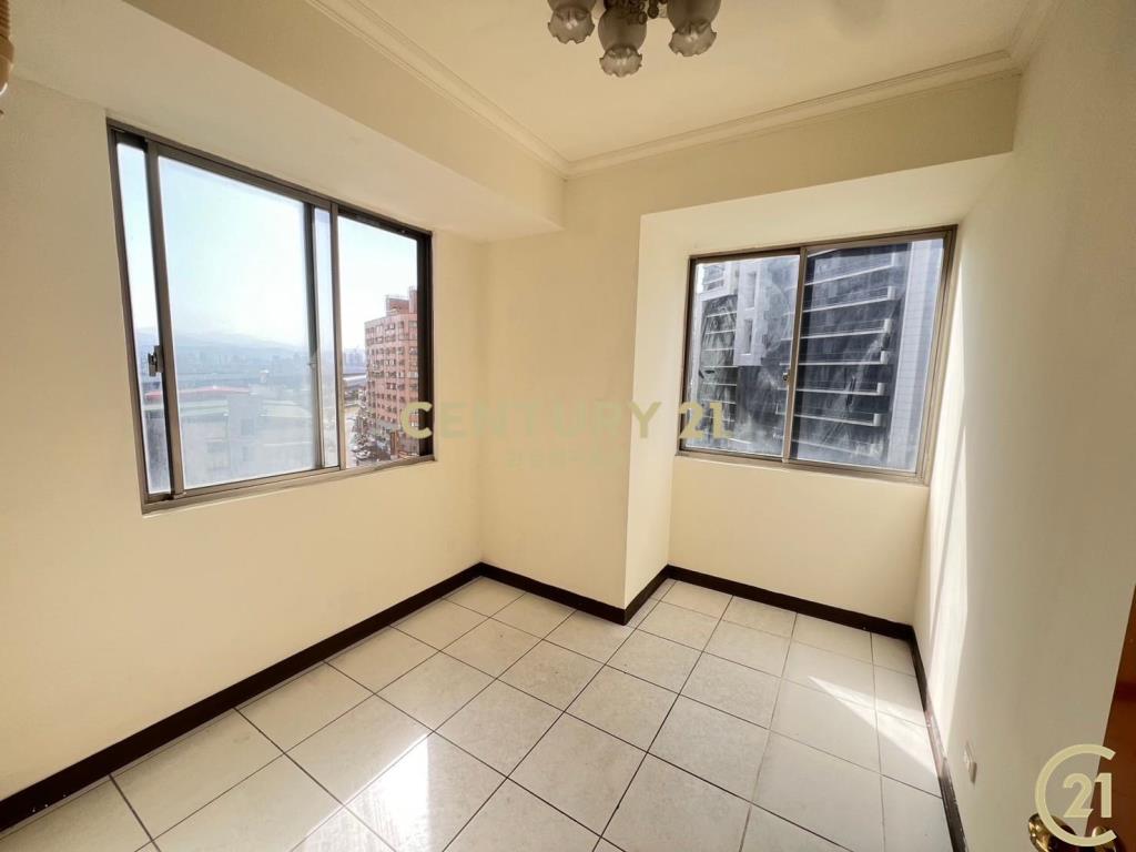 集美泰瑞高樓邊間方正電梯4房