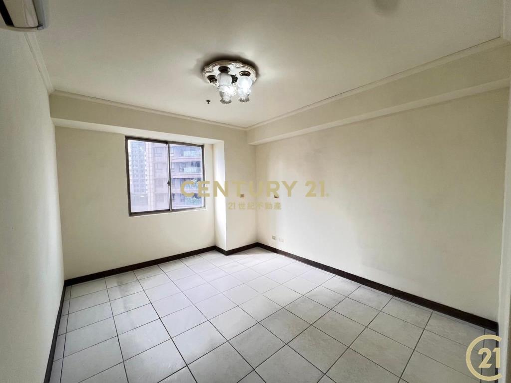 集美泰瑞高樓邊間方正電梯4房