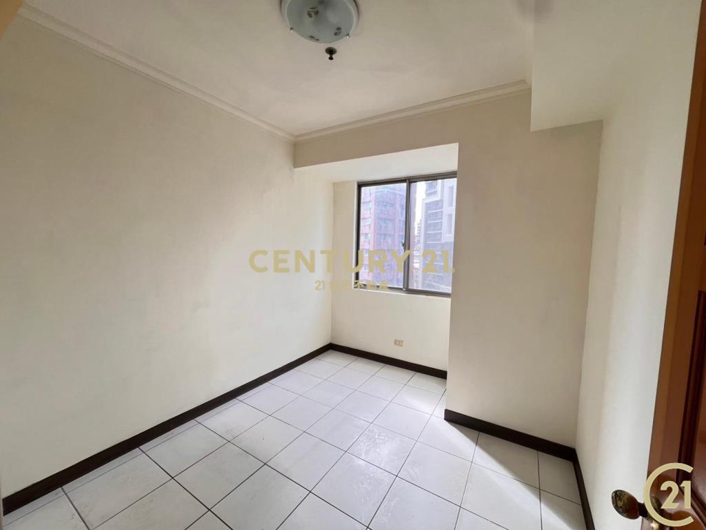 集美泰瑞高樓邊間方正電梯4房