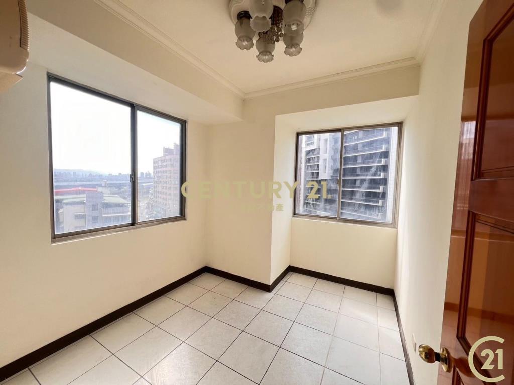 集美泰瑞高樓邊間方正電梯4房