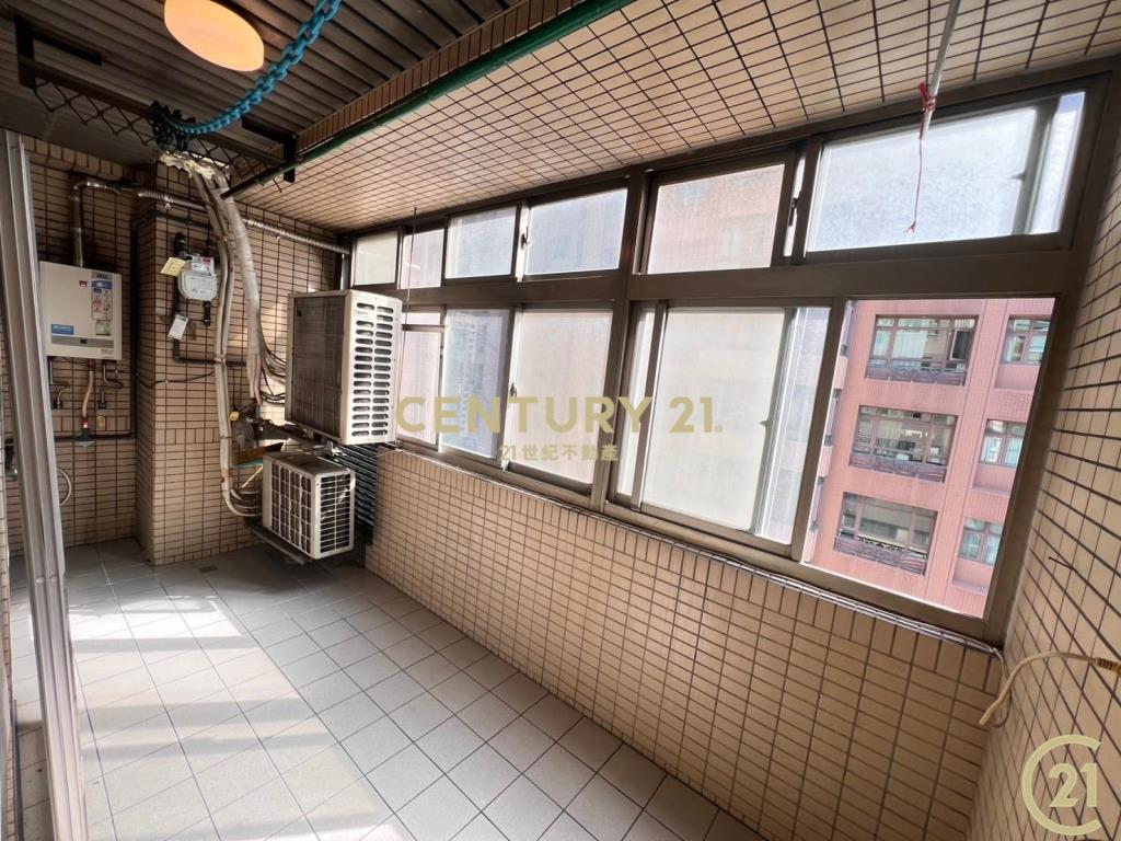 集美泰瑞高樓邊間方正電梯4房