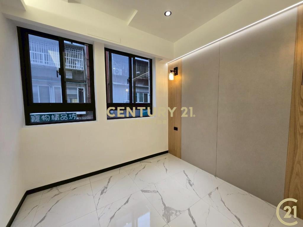 徐匯中學站信義4房雙主臥公寓2樓