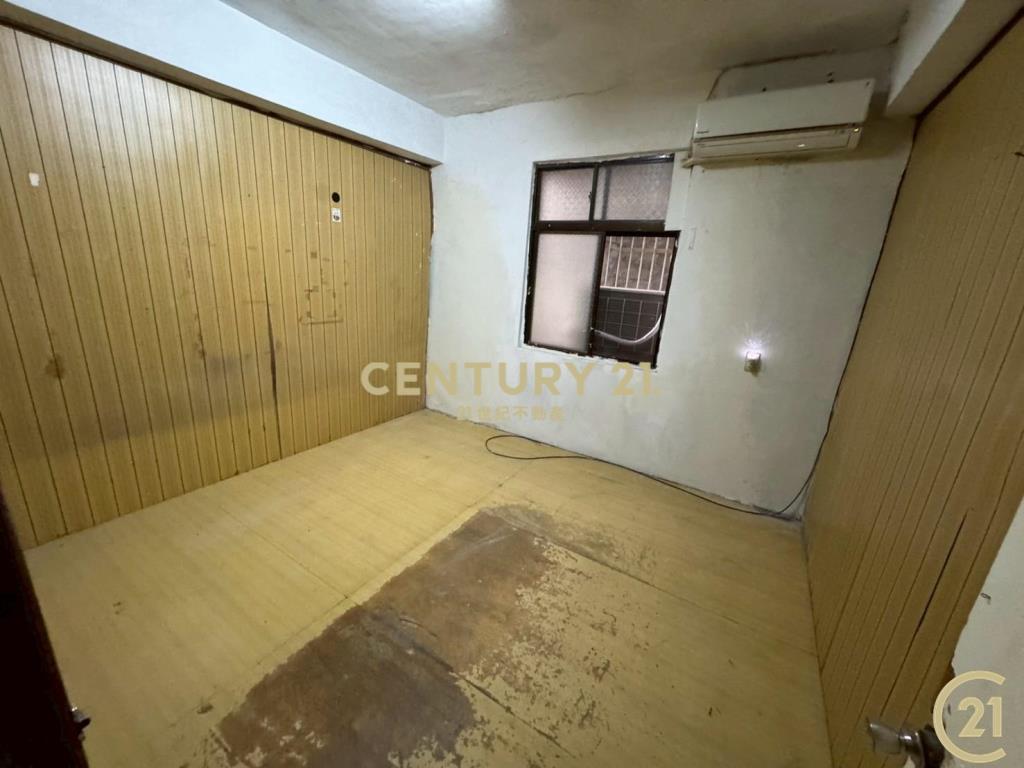 捷運三重國小站邊間大公寓