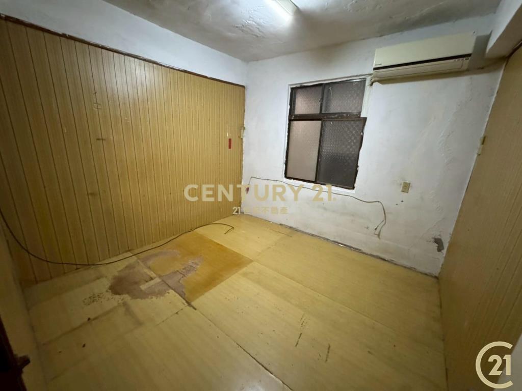 捷運三重國小站邊間大公寓