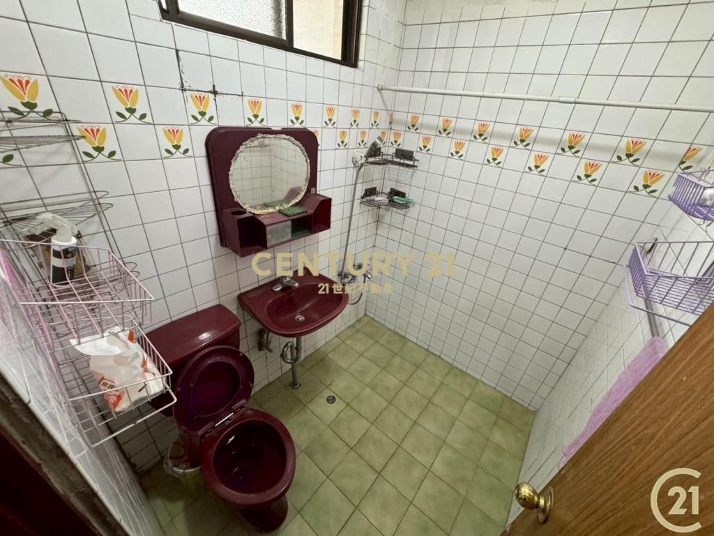 捷運三重國小站邊間大公寓