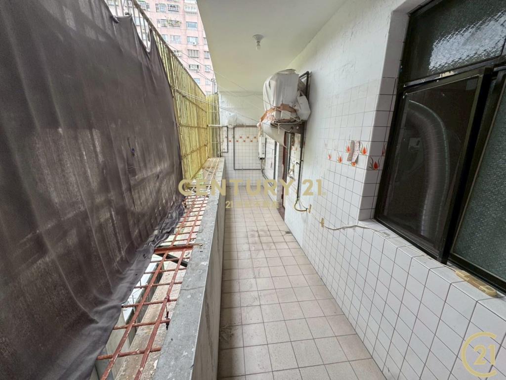 捷運三重國小站邊間大公寓