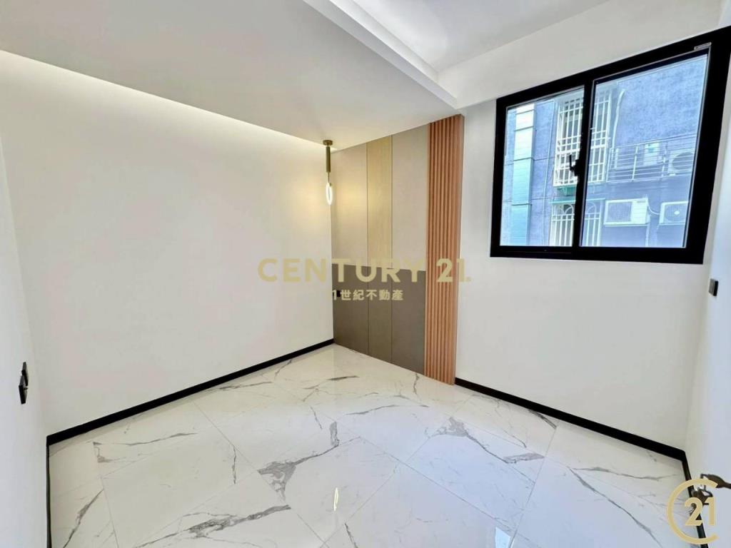 幸福捷運昌隆街3房邊間3樓大陽台