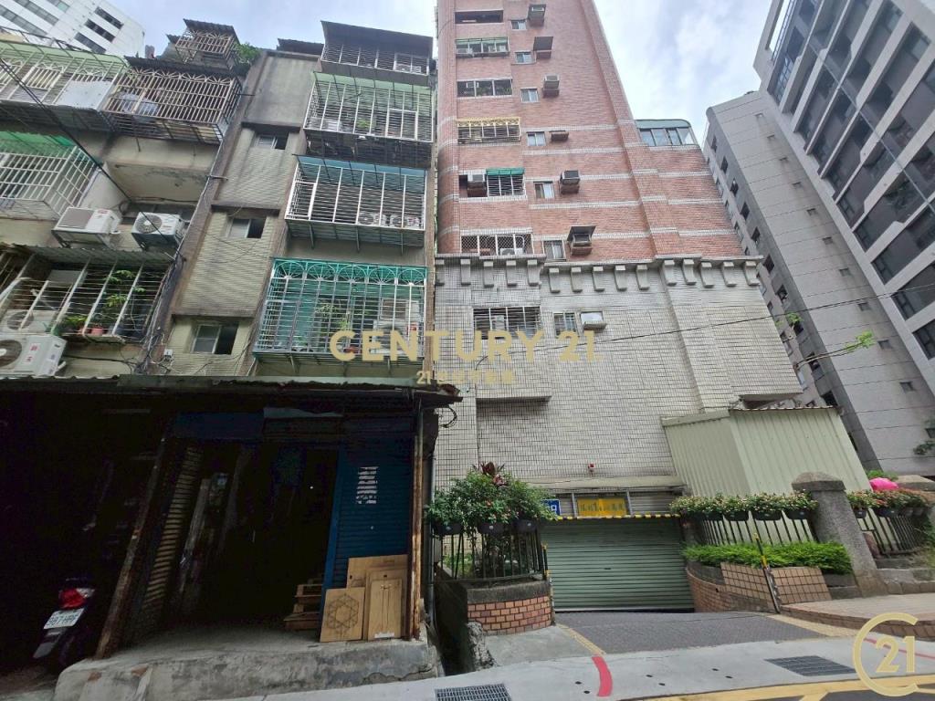 三重站.集美商圈.原始屋況低樓層