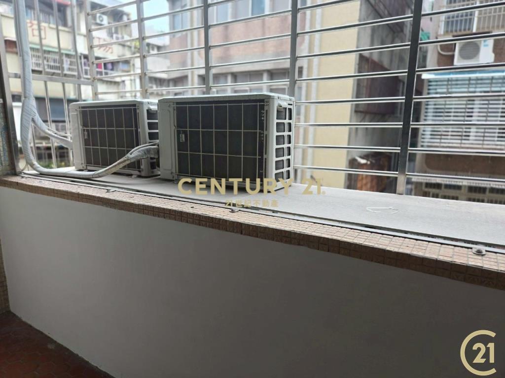 三重站.集美商圈.原始屋況低樓層