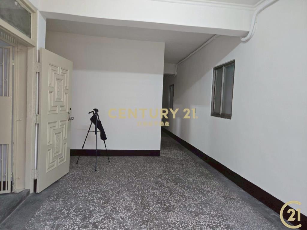 三重站.集美商圈.原始屋況低樓層