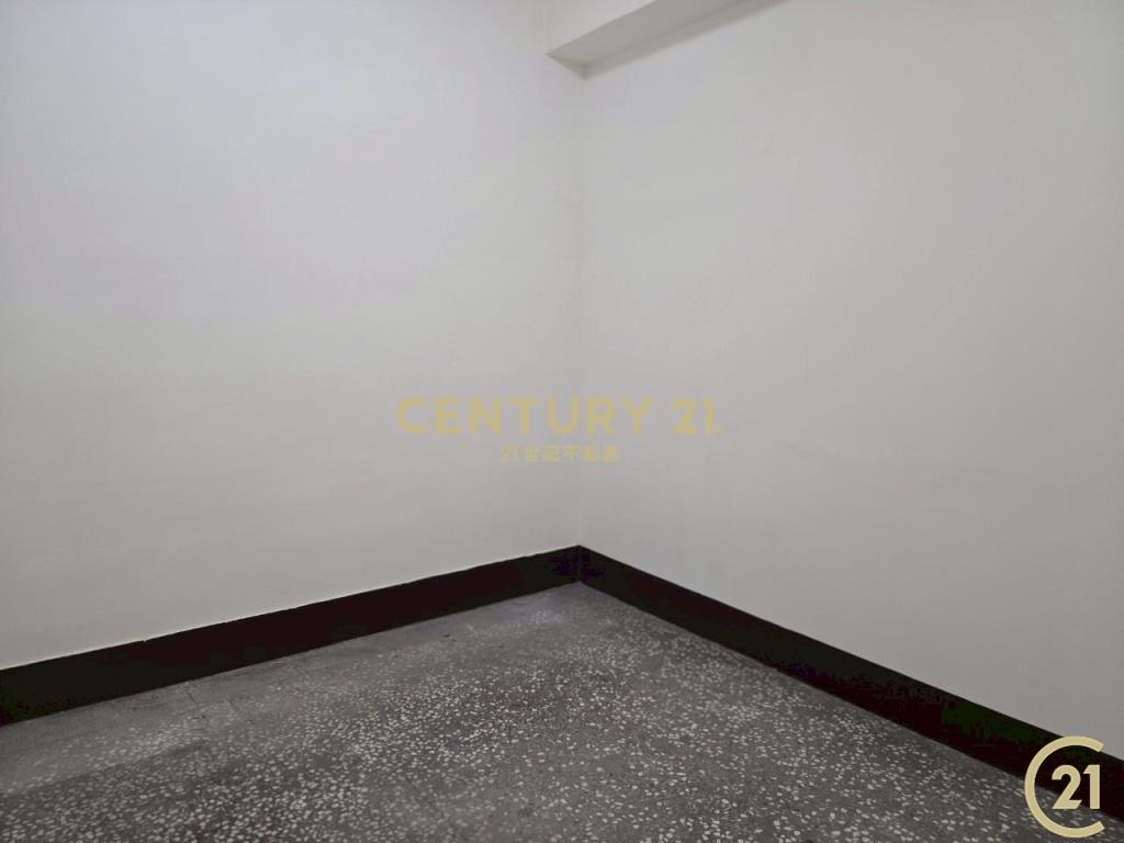 三重站.集美商圈.原始屋況低樓層