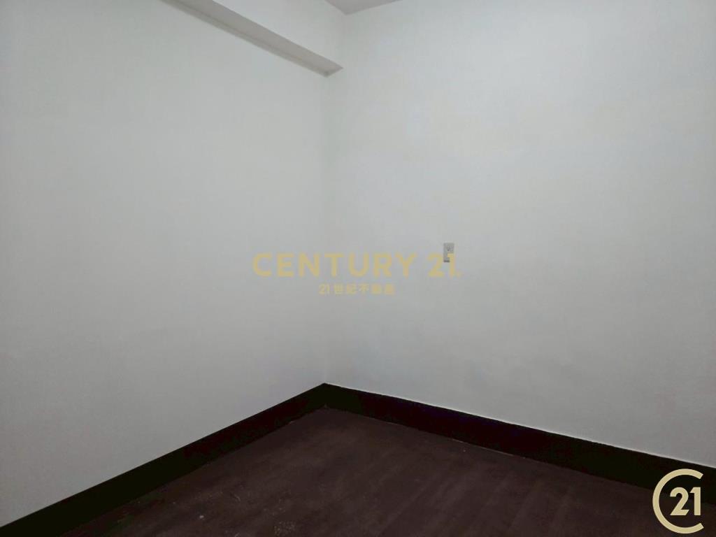 三重站.集美商圈.原始屋況低樓層