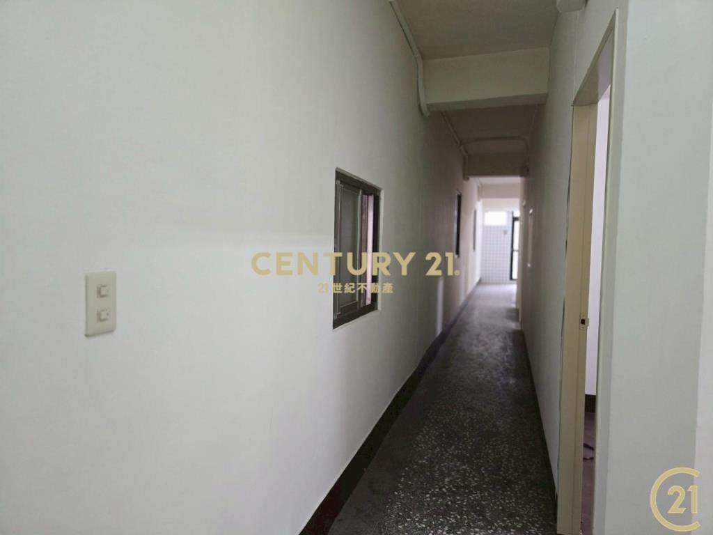 三重站.集美商圈.原始屋況低樓層