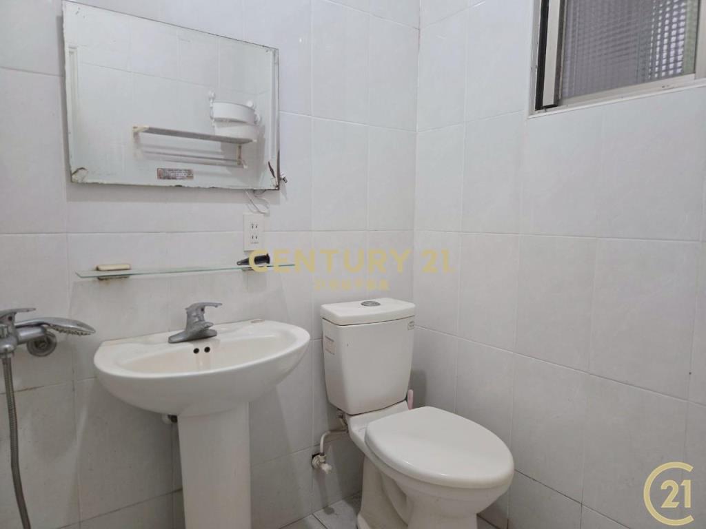 三重站.集美商圈.原始屋況低樓層